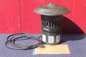 lot 50 image: DYNATRAP FLYING INSECT TRAP DT1100