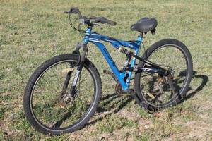 lot 79 image: OZONE 500 SHOCK FORCE MOUNTAIN 26 MENS BIKE