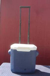 lot 105 image: COLEMAN WHEELED ICE CHEST 6219