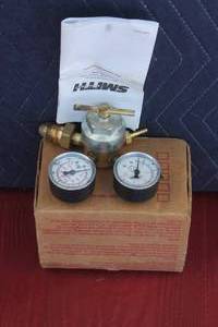 lot 126 image: SMITH EQUIPMENT ARGON GAS PRESSURE REGULATOR REGULATOR  PN 220747