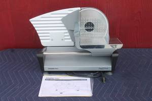 lot 147 image: WARING PRO FOOD SLICER FS150 SEE PICS