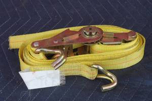 lot 167 image: WORKING LOAD , 1666 LB LOAD CAPACITY TIE DOWN RATCHETING  STRAP