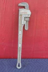lot 179 image: LENOX 24 ALUMINUM  PIPE WRENCH CR-V