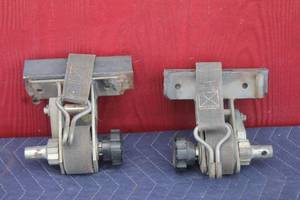 lot 166 image: TOTAL OF 2 MOUNT STYLE RATCHETING STYLE LADDER RACK TIE DOWN STRAPS  SEE PICS