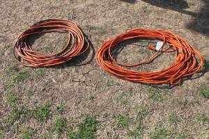 lot 191 image: TOTAL OF 2 HEAVY DUTY ORANGE EXTENSION CORDS