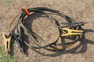 lot 193 image: JUMPER  CABLES