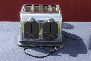 lot 201 image: GE 4-SLICE BAGEL STAINLESS  TOASTER
