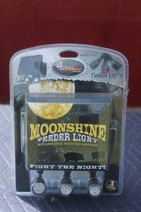 lot 205 image: WILDGAME MOONSHINE FEEDER LIGHT , VLT