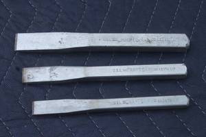 lot 213 image: TOTAL OF 3 CRAFTSMAN COLD CHISELS