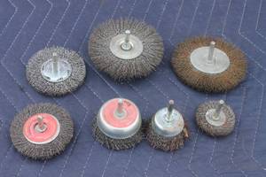 lot 219 image: TOTAL OF 7 ROTARY WIRE BRUSH WHEELS