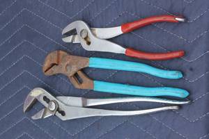lot 223 image: TOTAL OF 3 SLIP PLIERS
