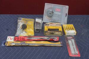 lot 239 image: TOTAL OF 8 ASSORTED TOOLS  SEE PICS