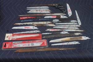 lot 240 image: STANLEY HANDYMAN H1275 SAW WITH GENEROUS AMOUNT OF ASSORTED BRAND SAWZALL BLADES  SEE PICS