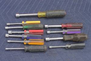 lot 243 image: TOTAL OF 11 ASSORTED BRANDSIZE NUT DRIVERS