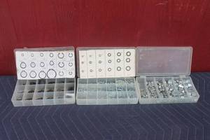 lot 247 image: LOT OF ASSORTED WASHERS , RETAINING RINGS,BOLTS IN CASE  SEE PICS