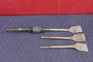 lot 252 image: TOTAL OF 3 MILWAUKEE CUTTING,SHAPING,WOOD ,STONE CHISEL TOOLS
