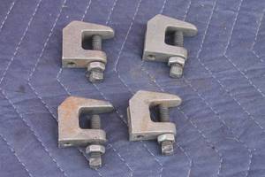 lot 255 image: TOTAL OF 4 BEAM 38 CLAMPS