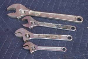 lot 270 image: TOTAL OF 4 ADJUSTABLE WRENCHES , 6 , 8, 12