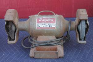 lot 273 image: DAYTON GRINDER 17706-0