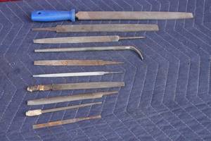 lot 279 image: TOTAL OF 10 ASSORTED SIZE  WOOD AND METAL ASSORTMENT FILES  SEE PICS