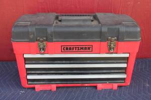 lot 282 image: CRAFTSMAN TOOL BOX WITH CONTENTS  SEE PICS