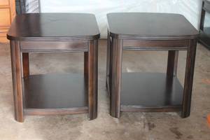 lot 354 image: TOTAL OF 2 SOLID WOOD END TABLES , MATCH # 353