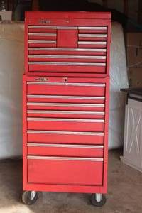 lot 358 image: HOMAK 19-DRAWER ROLLING TOOL CHEST  WITH CONTENTS,   SEE PICS