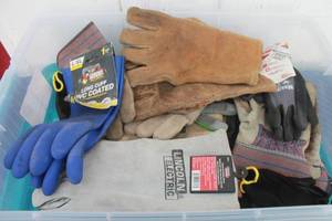 lot 361 image: LOT OF ASSORTED GLOVES & NAIL TOOL BAGS  TOTE NOT INCLUDED  SEE PICS