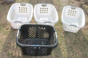 lot 364 image: TOTAL OF 4 - LAUNDRY BASKETS ( 1.5L)