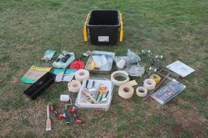 lot 374 image: PAINT SUPPLY LOT WITH  HDX 17 GALLON FLIP TOP TOTE   SEE PICS