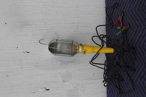 lot 296 image: SPOT AND TROUBLE METAL BULD GUARD WORK LIGHT WITH ALLIGATOR ELECTRICAL CONNECTOR CLIPS