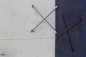 lot 302 image: TOTAL OF 2 -FOUR WAY LUG WRENCH