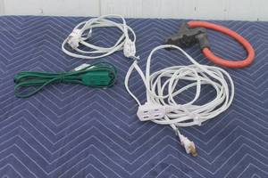 lot 305 image: TOTAL OF 4 EXTENSION CORDS POWER ADAPTER CORD