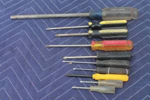 lot 309 image: TOTAL OF 10 ASSORTED SIZE  PHILIPS SCREWDRIVERS