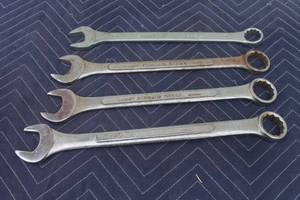 lot 313 image: TOTAL OF 4 DROPED FORGEDSTANLEY COMBINATION WRENCHES  SEE PICS