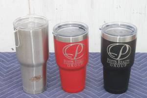 lot 318 image: TOTAL OF 3 STAINLESS STEEL TUMBLERS , POLAR CAMEL & LIVING THE COOLER LIFE