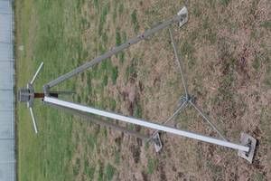 lot 322 image: 5TH WHEEL TRIPOD STABILIZER