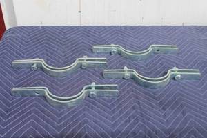 lot 335 image: TOTAL OF 4 SET OF B-LINE  B3373-4   RISER CLAMPS