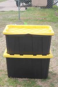 lot 334 image: TOTAL OF 2 HDX 27 -GAL TOUGH TOTES WITH LIDS