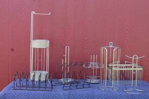 lot 376 image: TOTAL OF 8 ASSORTED RACKS