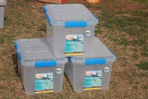 lot 432 image: TOTAL OF 3 EZY 50 L LIDDED STORAGE TOTES