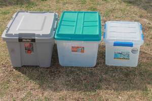 lot 433 image: TOTAL OF 3 HEFY EZY LIDDED TOTES , 18 GAL , 72QT , 32L  SEE PICS