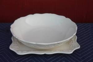 lot 439 image: TOTAL OF 2 PC JC PENNY CHRIS MADDEN FOR HOME COLLECTION  13 SERVING TRAY & 13 SERVING BOWL