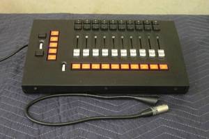 lot 4 image: MARTIN MAXXYZ&nbsp PLAYBACK&nbsp WING MODULE  TESTED &amp POWERED ON  NEED POWER ADAPTER  SEE PICS&nbsp