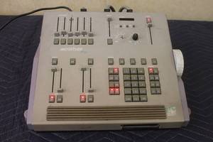 lot 5 image: ELECTRONIC THEATRE CONTROLS ( ETC ) MICROVISION FX MODULE , MVFX-096-DMX-000-IRFU-C  POWER ON  NEED POWER ADAPTER&nbsp