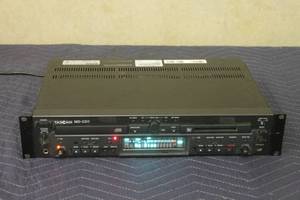 lot 6 image: TASCAM MD-CD1 RECORDER CD PLAYER  POWER ON  NEED POWER ADAPTER&nbsp