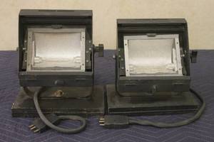 lot 57 image: 2 LIGHTING ELECTRONICS STAGESTUDIO LIGHTING UNIT