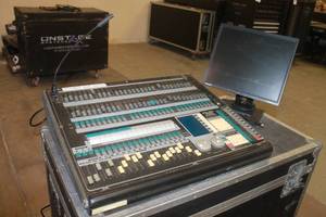 lot 103 image: AVOLITES PEARL 20082010&nbsp LIGHTING CONSOLE POWERS ON