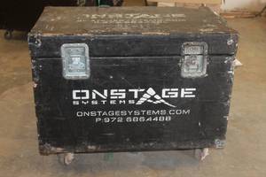 lot 158 image: ON STAGE ROADIE CASE ON CASTERS 39X24X31