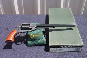 lot 30 image: TRADITIONS BISON REVOLVER .44 CAL FR185813 , SN D99050